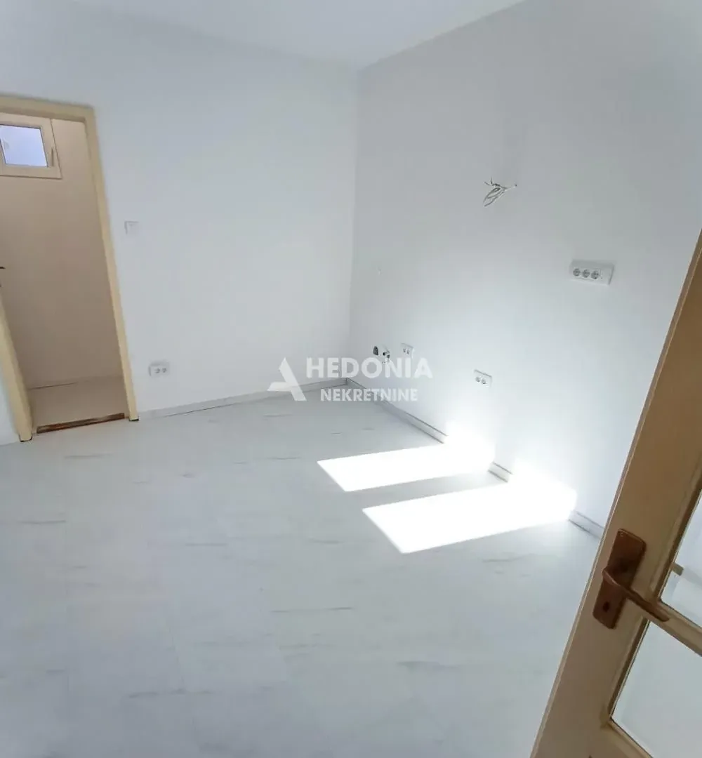 Rent, office space, 105m², Zemun Sve Podlokacije, Beograd