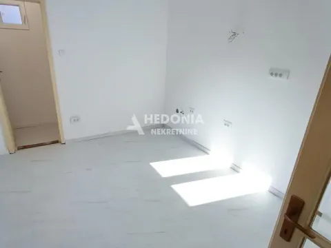 Izdavanje, poslovni prostor, 105m², Zemun Sve Podlokacije, Beograd - image 7