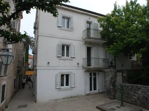 Prodaja, kuća, 222m², Stari Grad, Budva - image 14
