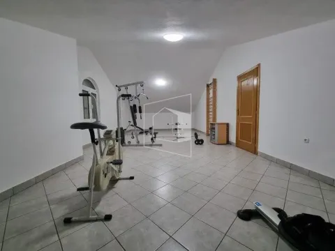 Rent, house, 400m², Zlatica, Podgorica - image 16