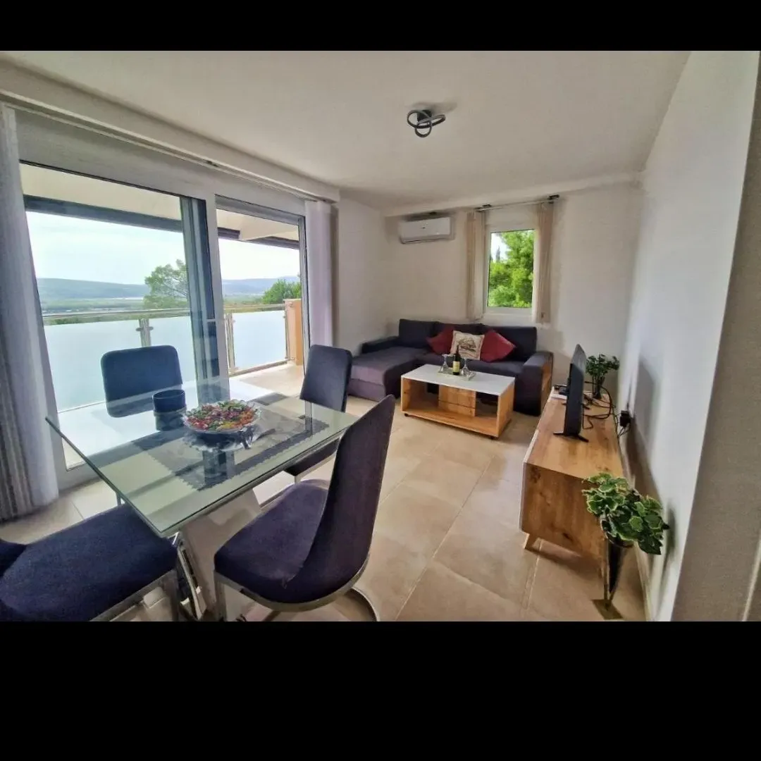 Rent, one bedroom apartment, 50m², Kavač, Kotor