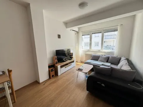 Izdavanje, jednosoban stan, 47m², Novi Sad, Srbija - image 2