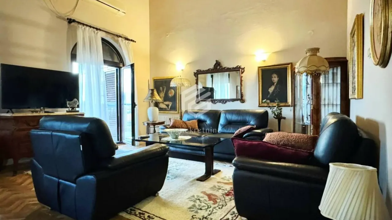 Izdavanje, kuća, 280m², Gorica C, Podgorica