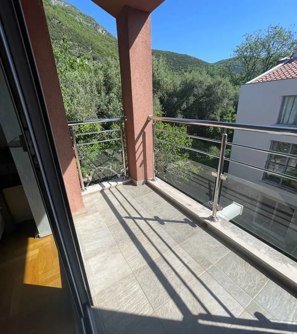 Prodaja, trosoban stan, 72m², Đenovići, Herceg Novi