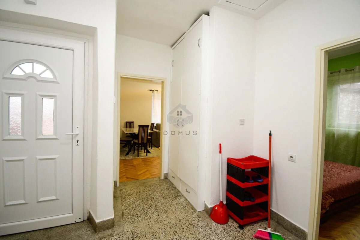 Izdavanje, dvosoban stan, 80m², Drač, Podgorica