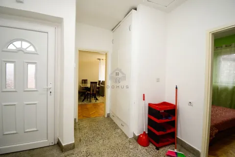 Izdavanje, dvosoban stan, 80m², Drač, Podgorica - image 9