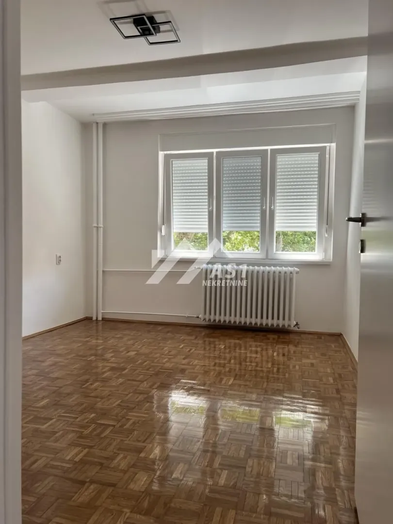 Izdavanje, dvosoban stan, 55m², Grbavica, Novi Sad Sve Podlokacije