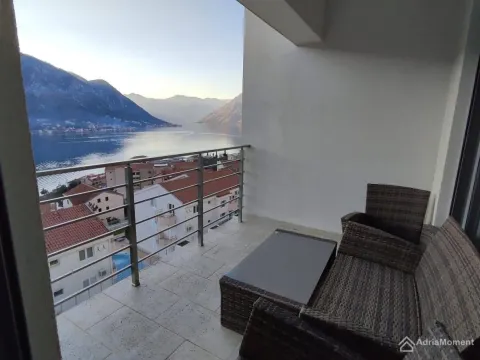 Prodaja, jednosoban stan, 57m², Dobrota, Kotor