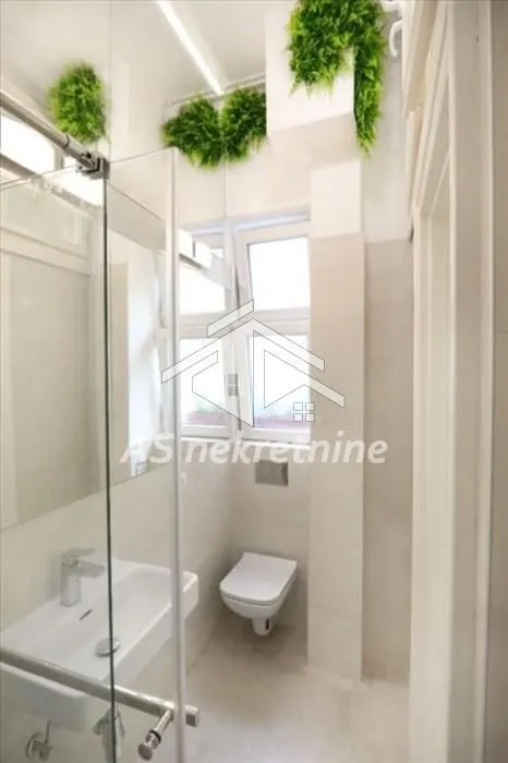 Rent, three bedroom apartment, 106m², Stari Grad, Beograd