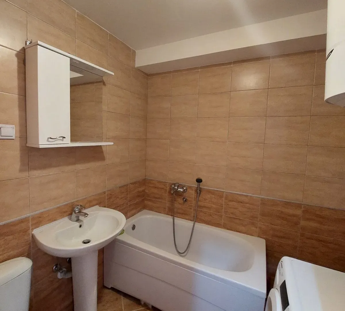 Izdavanje, dvosoban stan, 62m², Blok 9, Podgorica