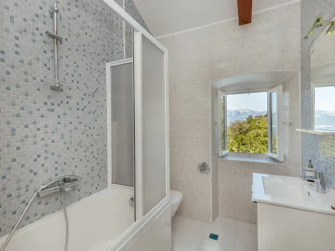 Sale, house, 176m², Kotor, Crna Gora - image 18