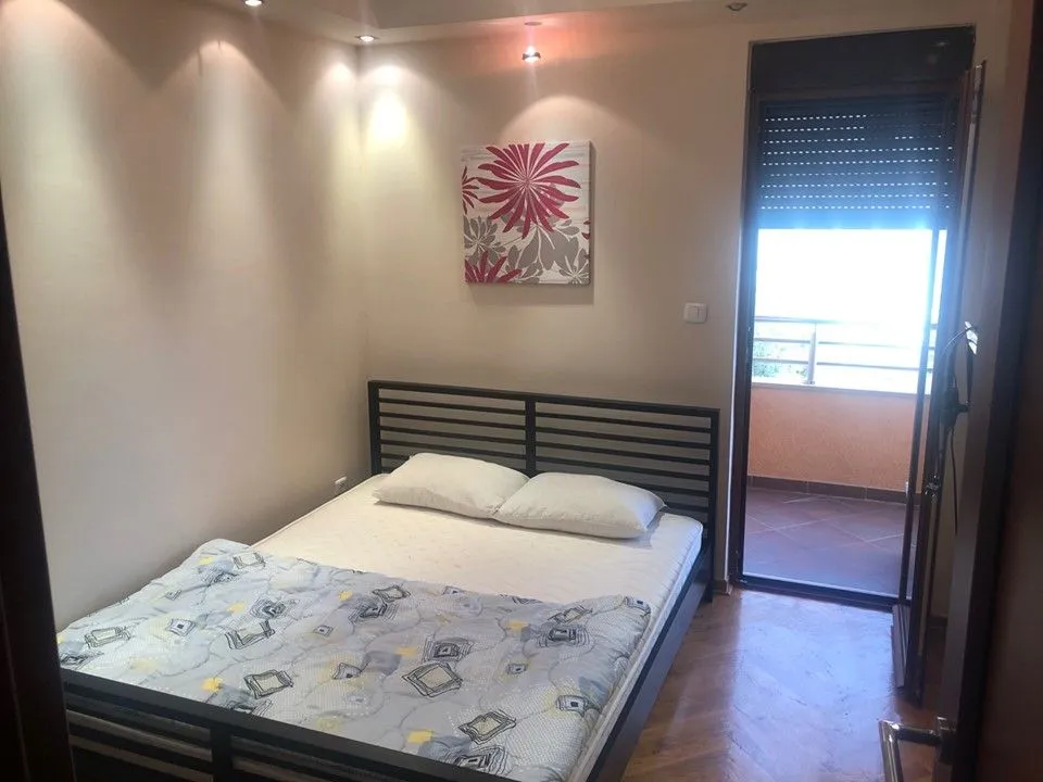 Rent, three bedroom apartment, 70m², Podkošljun, Budva