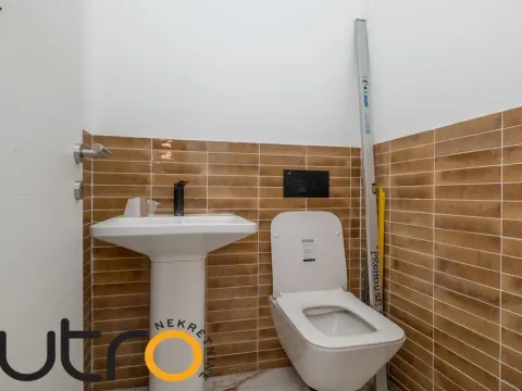 Prodaja, trosoban stan, 137m², Podgorica, Crna Gora - image 11