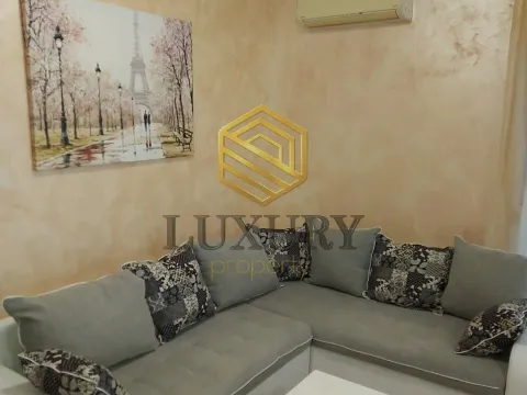 Izdavanje, jednosoban stan, 60m², City Kvart, Podgorica - image 1