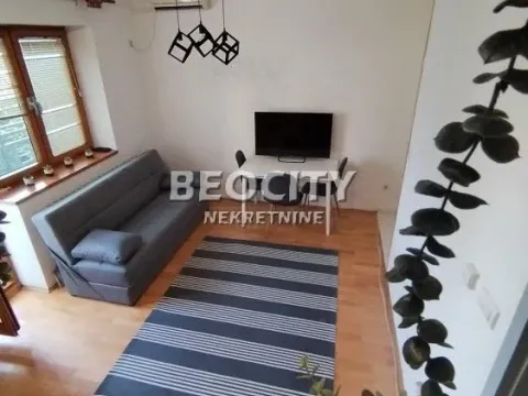 Izdavanje, stan, 42m², Stari grad, Novi Sad