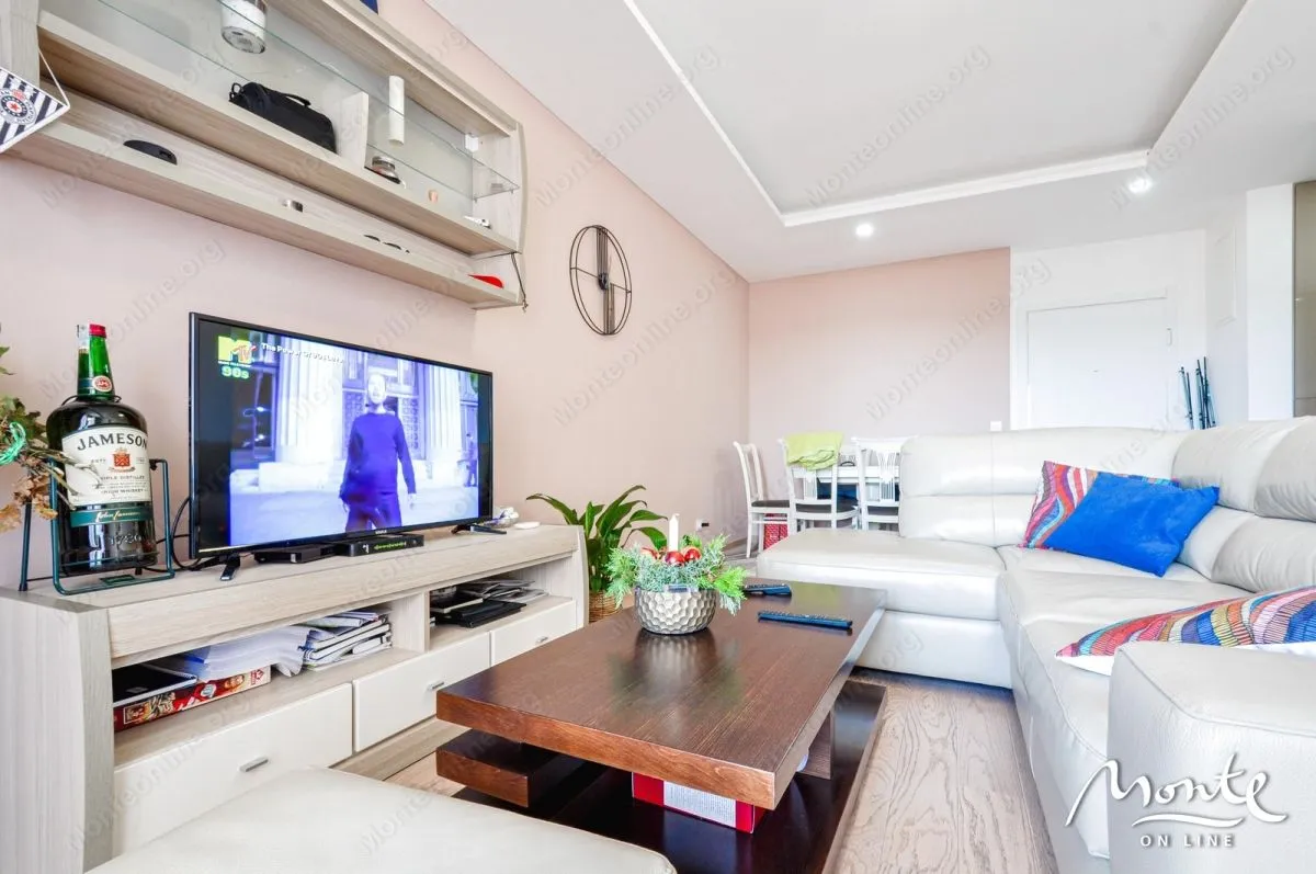Prodaja, jednosoban stan, 54m², Tivat, Crna Gora