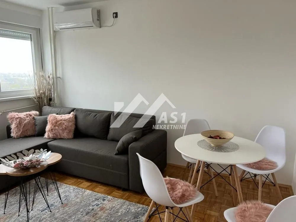 Izdavanje, dvosoban stan, 40m², Železnička Stanica, Novi Sad Sve Podlokacije