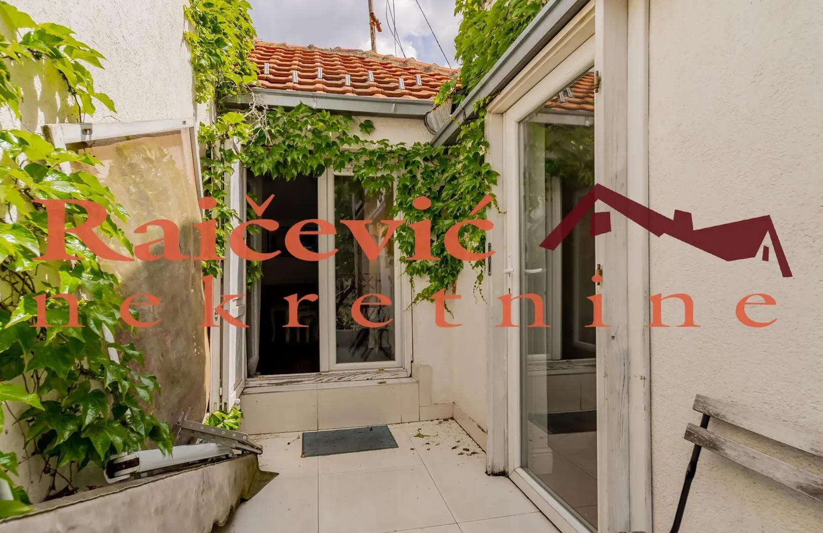 Sale, three bedroom apartment, 82m², Kalenić Pijaca, Vračar Sve Podlokacije