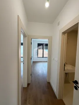 Izdavanje, trosoban stan, 113m², Preko Morače, Podgorica - image 4