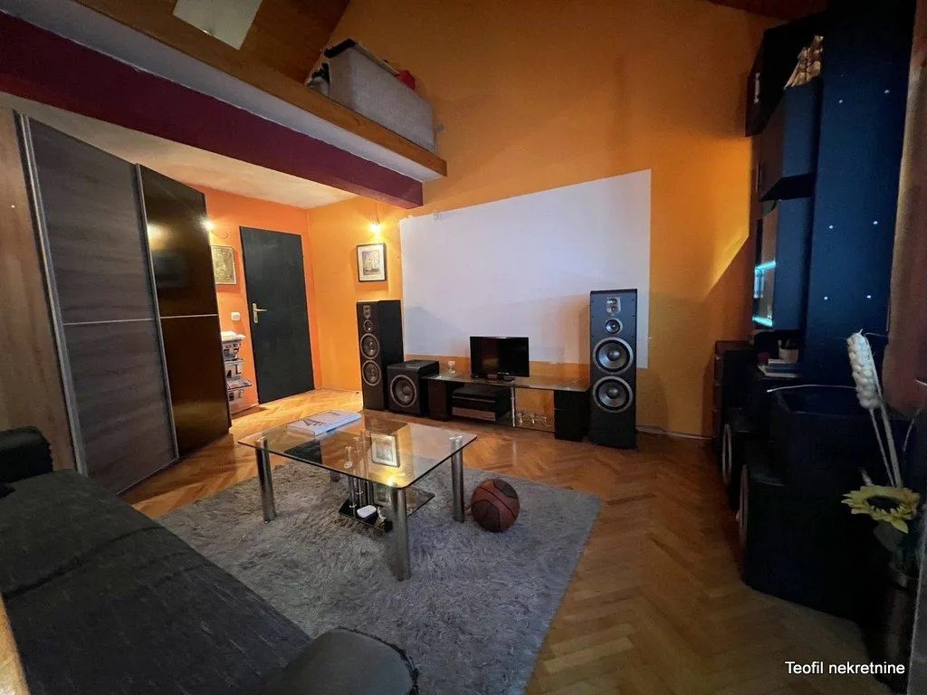 Sale, house, 220m², Cvetkova Pijaca, Zvezdara Sve Podlokacije