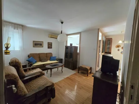 Rent, two bedroom apartment, 60m², Blok 5, Podgorica - image 2