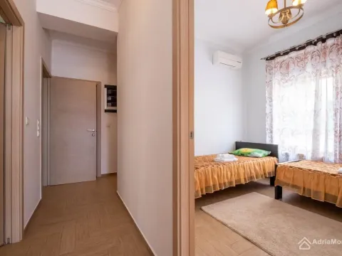 Prodaja, dvosoban stan, 79m², Orahovac, Kotor - image 11