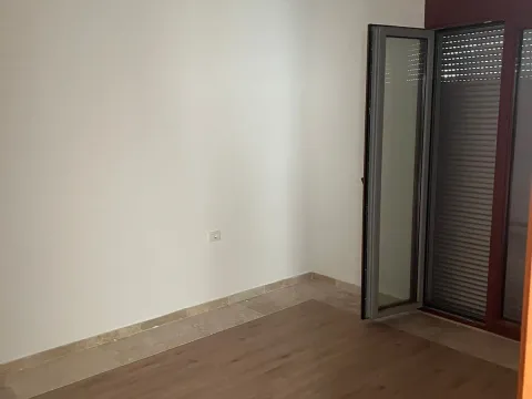 Prodaja, dvosoban stan, 90m², Šušanj, Bar - image 9