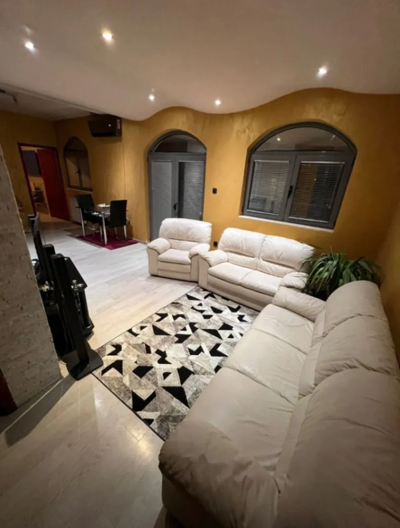 Izdavanje, dvosoban stan, 45m², Stari Aerodrom, Podgorica