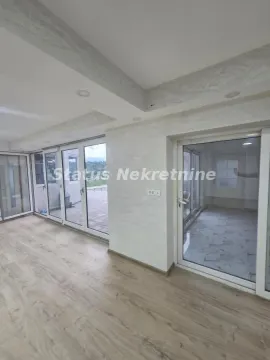 Izdavanje, kuća, 200m², Petrovaradin, Novi Sad - image 11