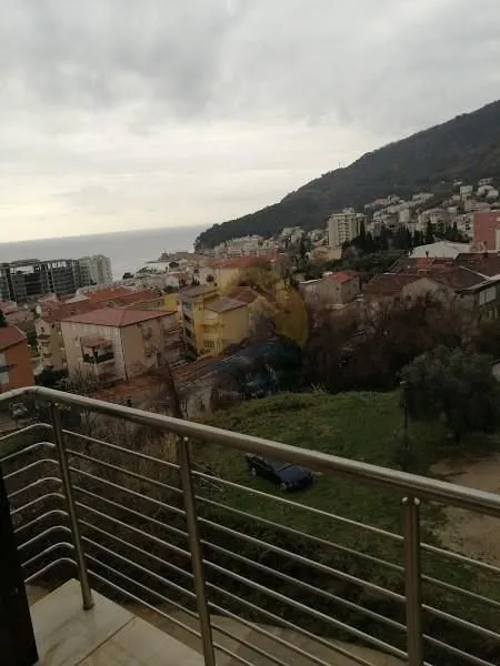 Sale, four bedroom apartment, 200m², Petrovac, Budva