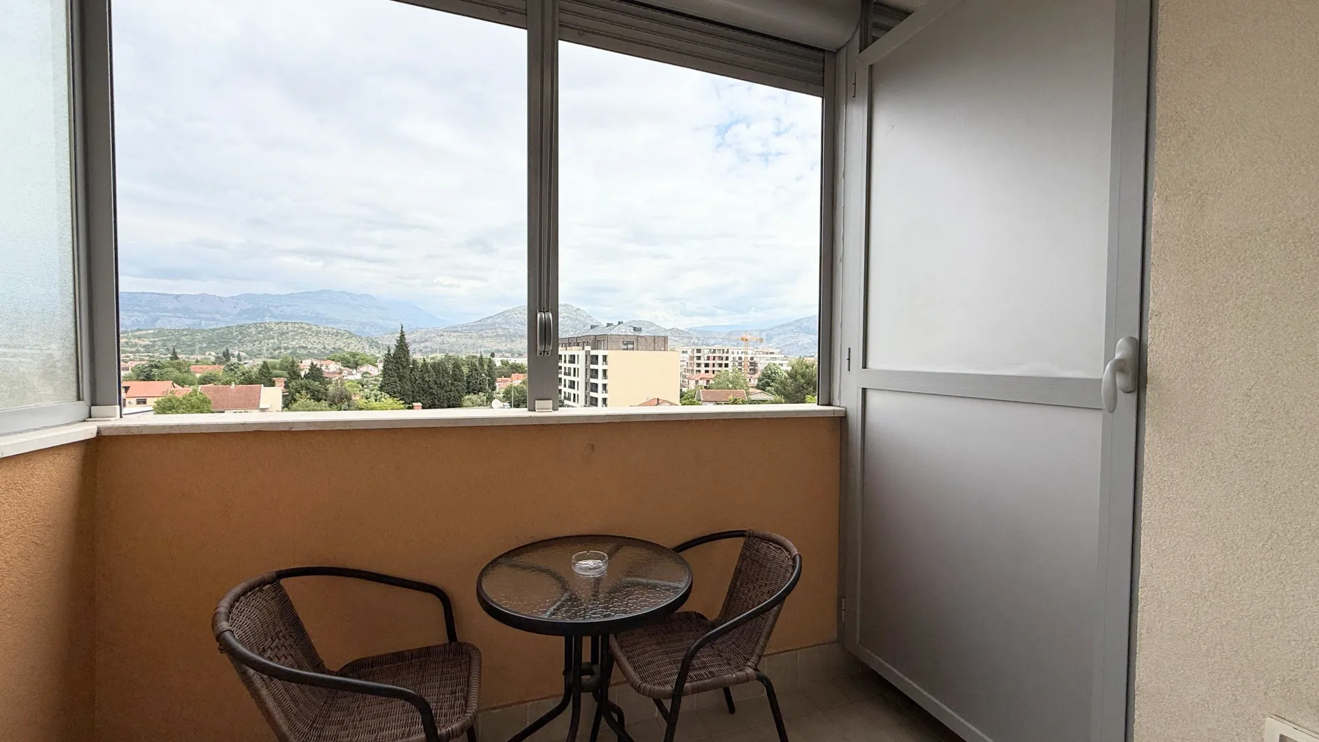 Rent, one bedroom apartment, 46m², City Kej, Podgorica