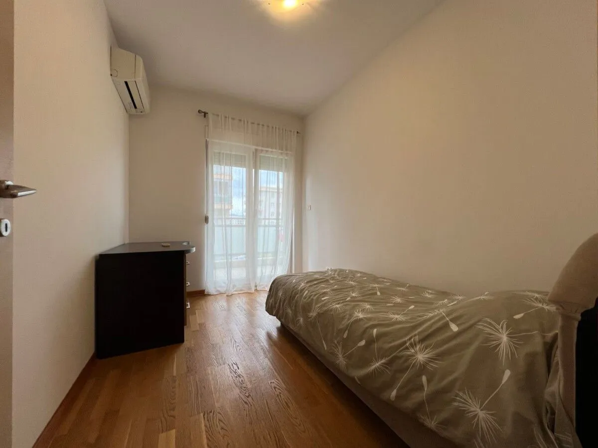 Rent, three bedroom apartment, 120m², City Kvart, Podgorica