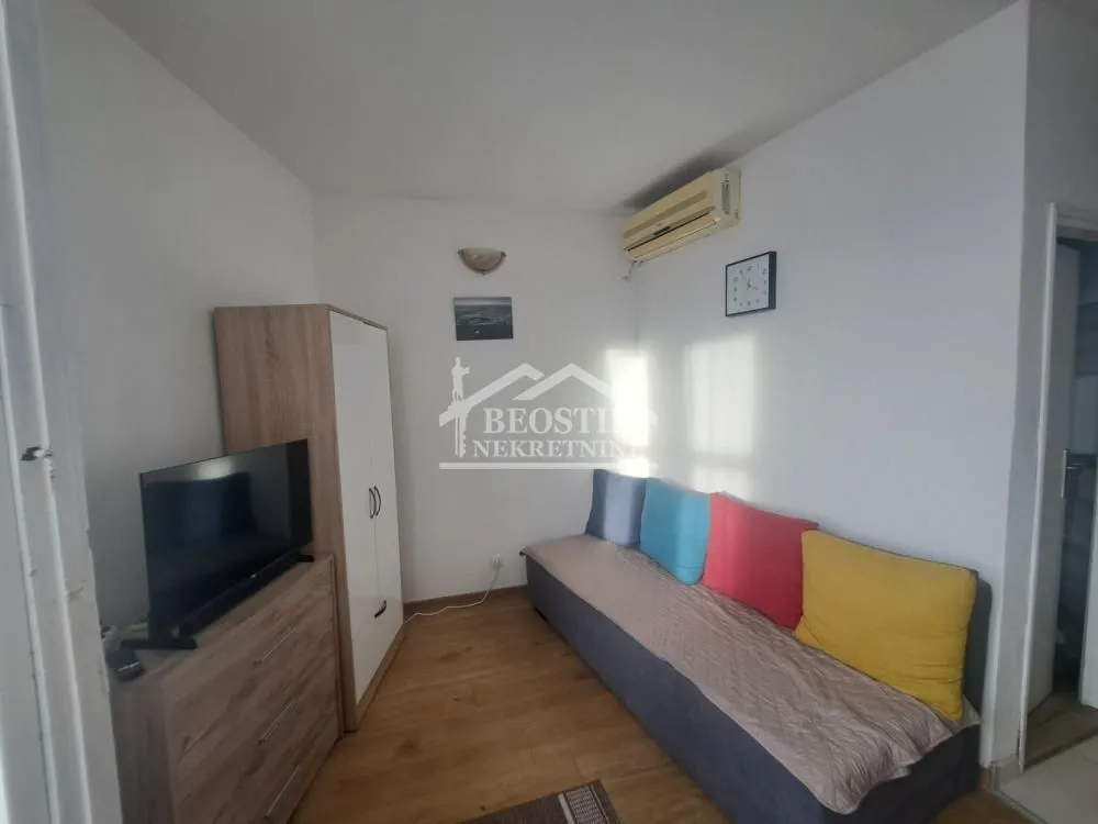 Izdavanje, stan, 16m², Stari Grad, Beograd