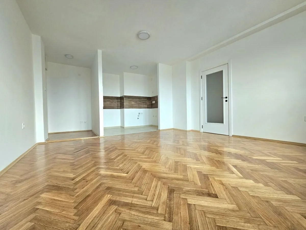 Prodaja, trosoban stan, 64m², Bulevar Oslobodjenja, Novi Sad Sve Podlokacije