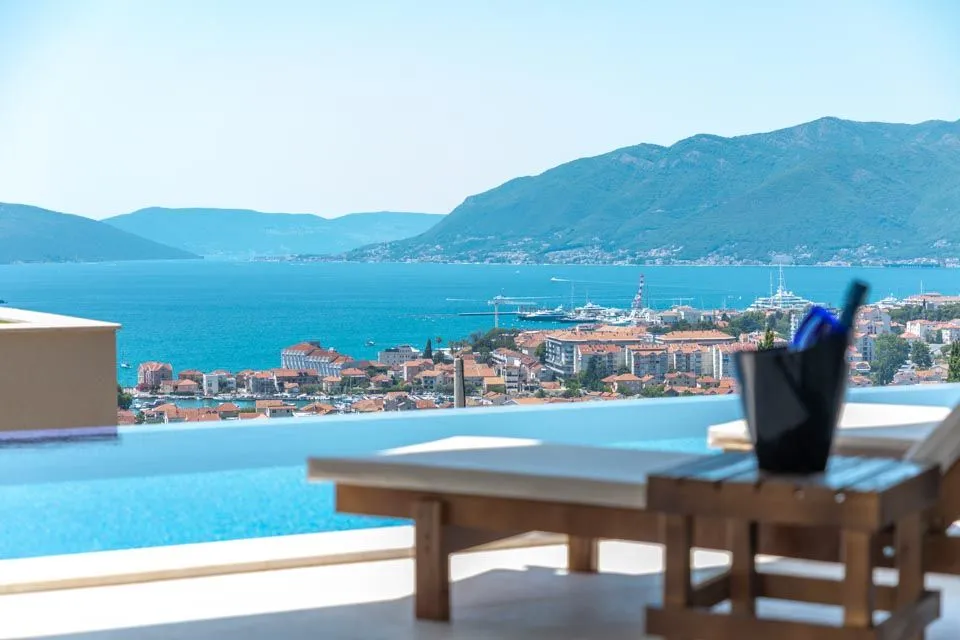 Prodaja, kuća, 584m², Kalimanj, Tivat