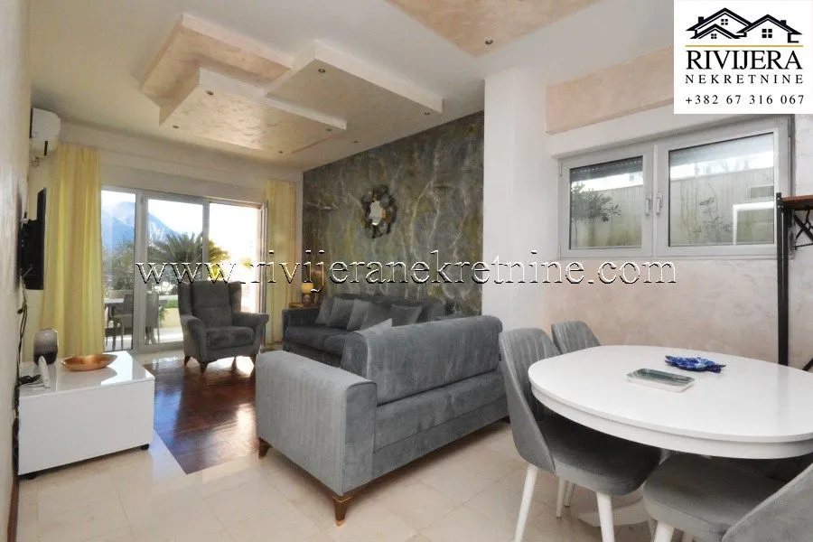 Sale, two bedroom apartment, 64m², Dobrota, Kotor
