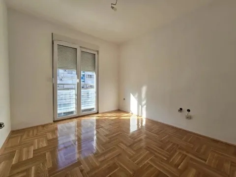 Sale, two bedroom apartment, 73m², Dalmatinska ulica, Podgorica - image 14