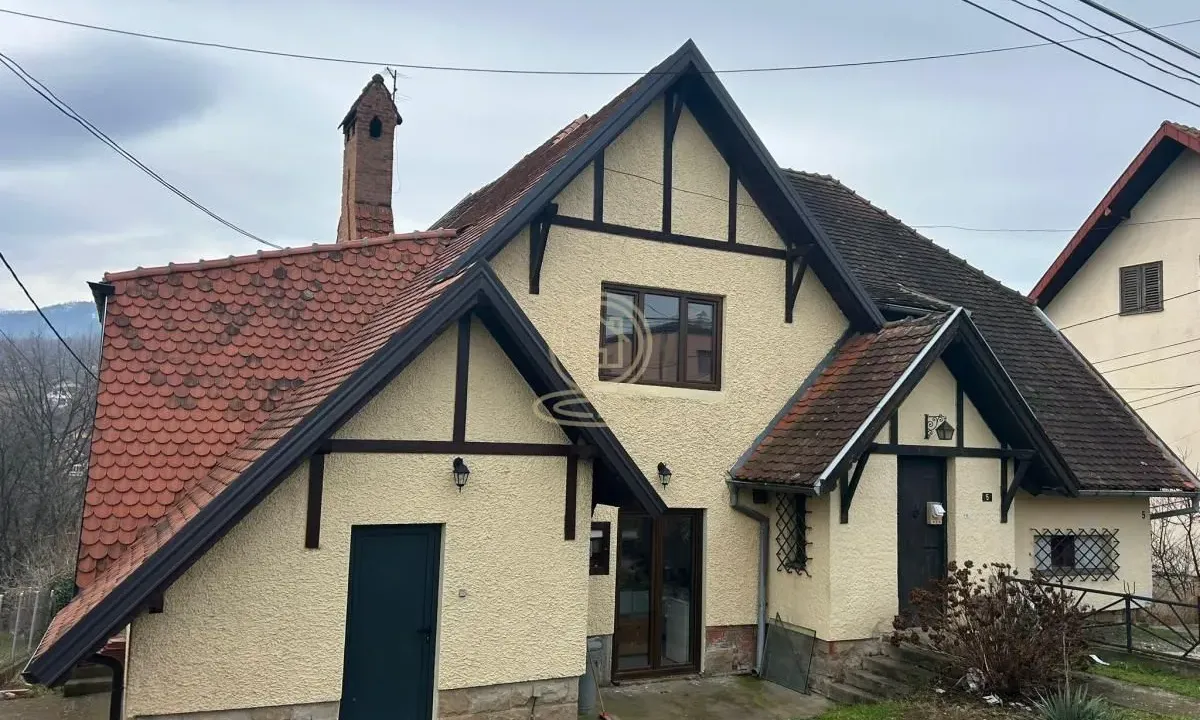 Izdavanje, trosoban stan, 160m², Čajkino brdo, Vrnjačka Banja