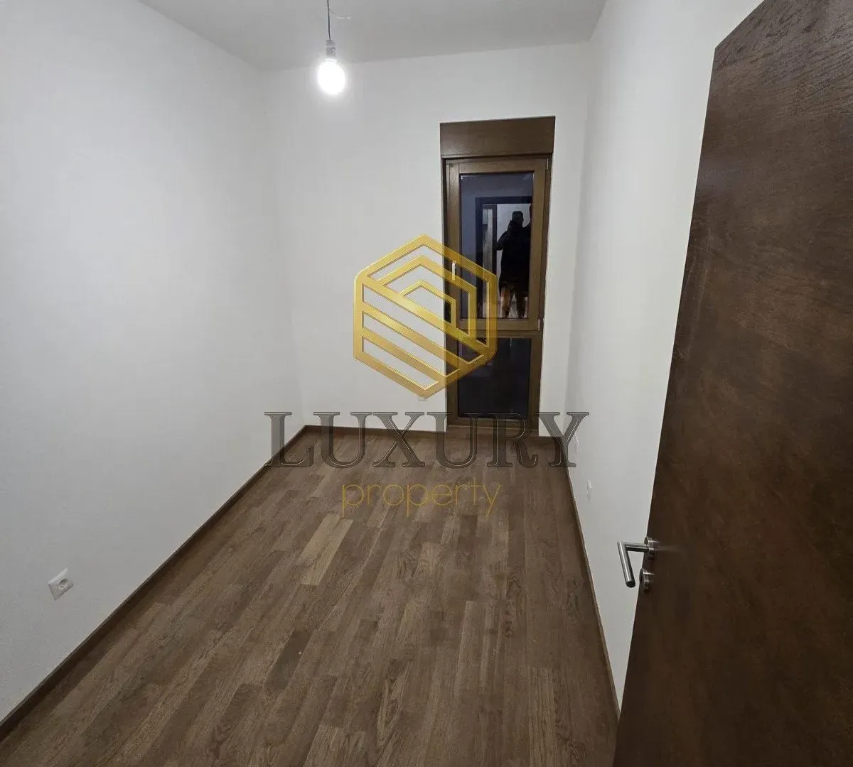 Izdavanje, trosoban stan, 81m², Vezirov Most, Podgorica
