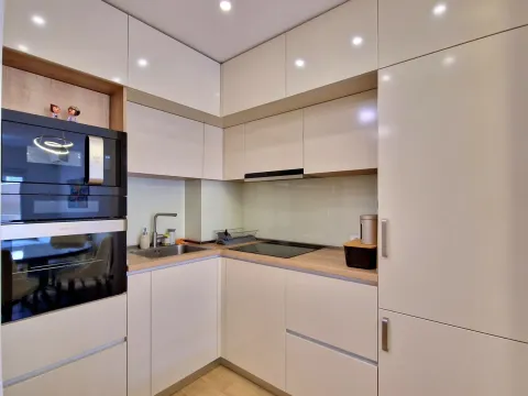 Rent, one bedroom apartment, 45m², Budva, Crna Gora - image 3