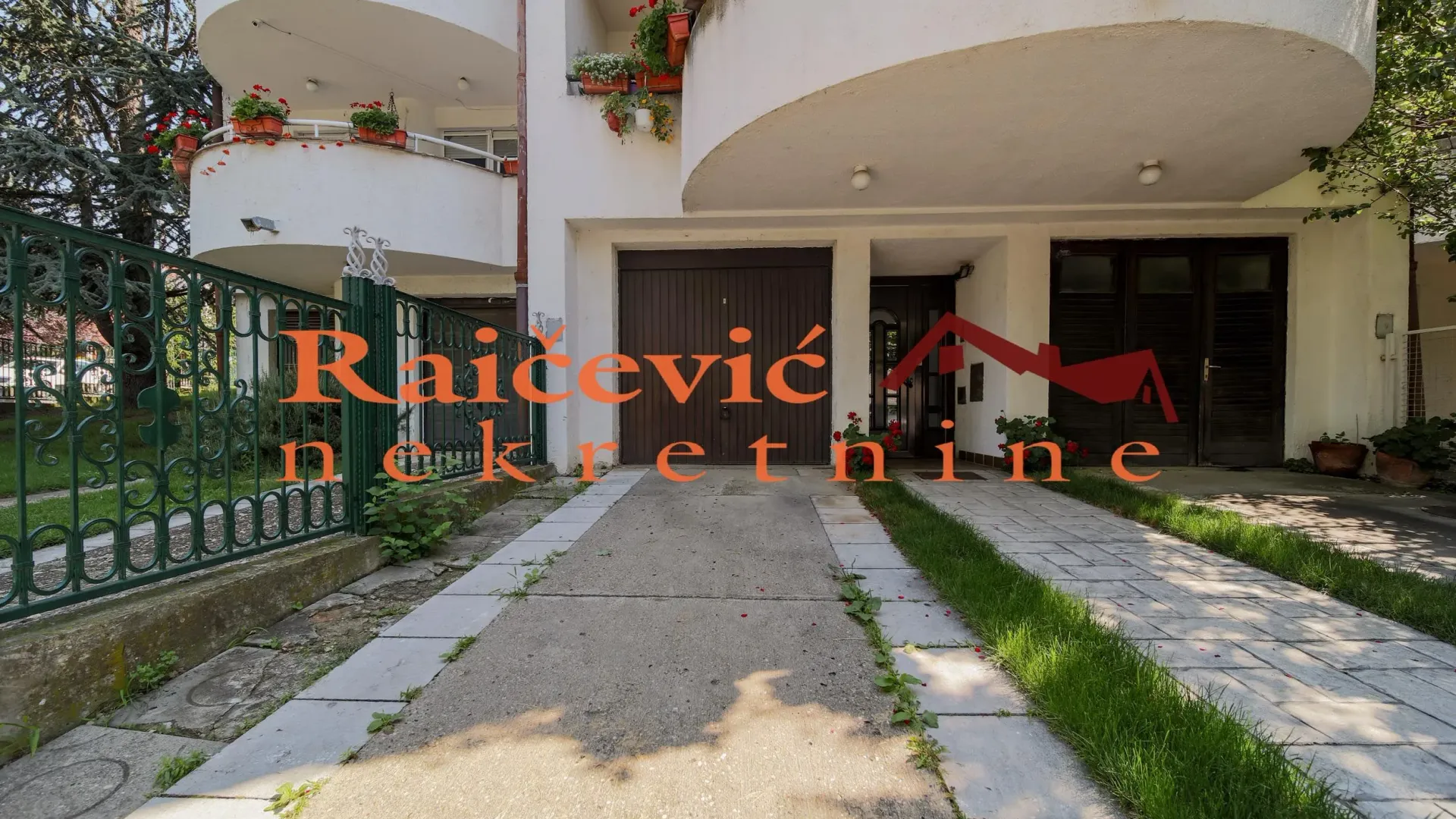 Rent, three bedroom apartment, 102m², Čukarica, Beograd