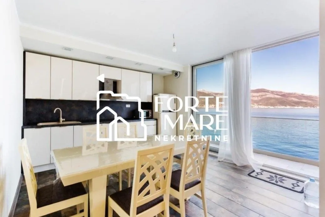Prodaja, kuća, 240m², Krašići, Tivat