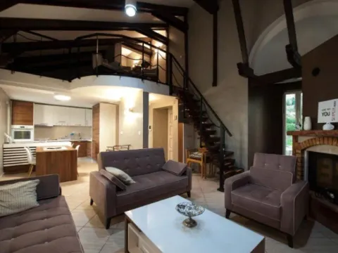 Izdavanje, kuća, 200m², Sveti Stefan, Budva - image 9