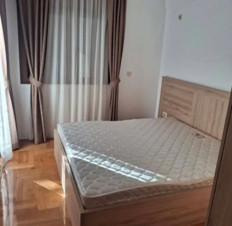 Izdavanje, dvosoban stan, 42m², Budva, Crna Gora