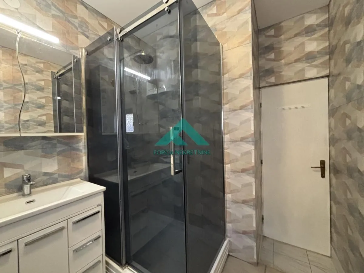 Prodaja, trosoban stan, 79m², Stari Grad, Beograd