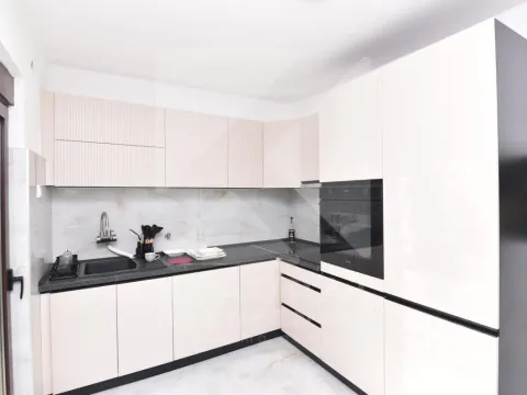 Rent, house, 130m², Zlatica, Podgorica - image 8