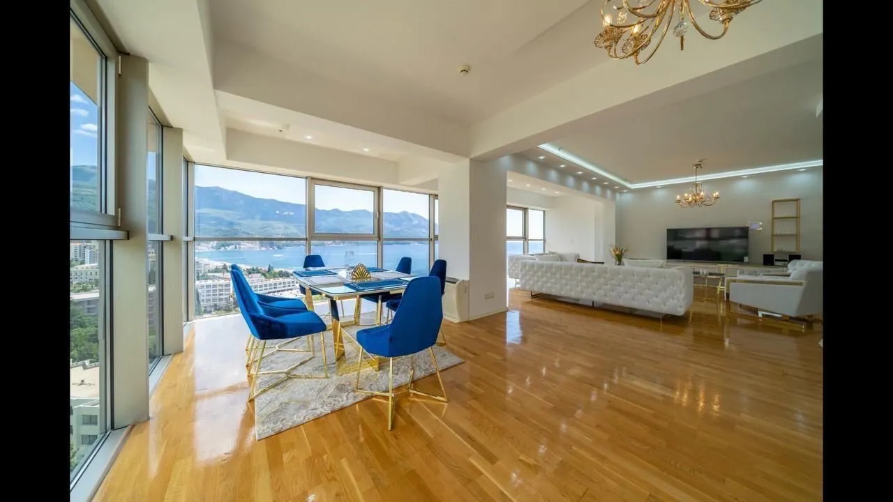 Rent, three bedroom apartment, 150m², Dukley Gardens, Budva