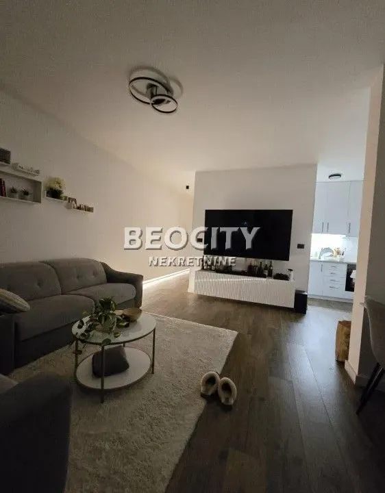 Prodaja, četvorosoban stan, 89m², Novo naselje, Novi Sad