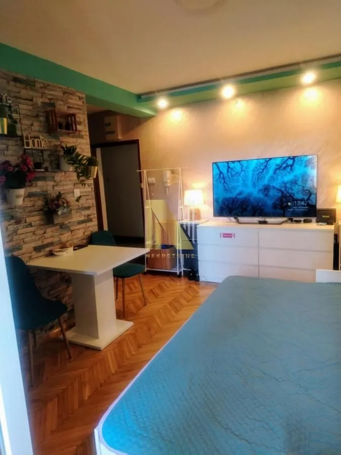 Prodaja, dvosoban stan, 35m², Bulevar Oslobodjenja, Novi Sad Sve Podlokacije