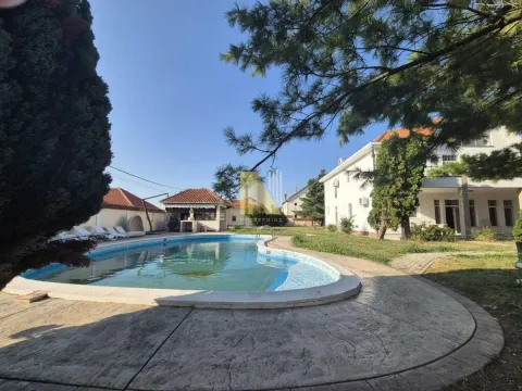 Prodaja, kuća, 248m², Surčin, Beograd - image 17